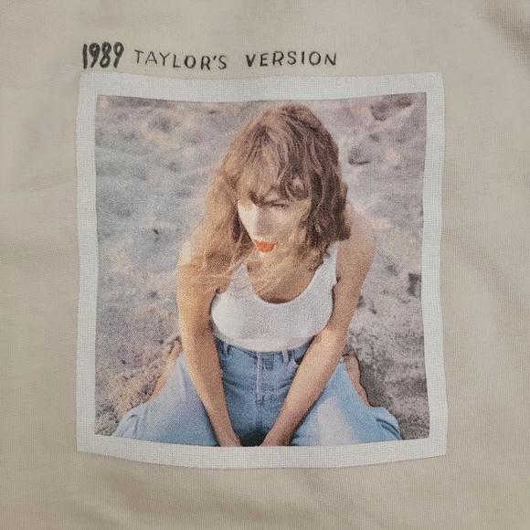 Taylor Swift - 1989 (Taylor's Version) Beige Crewneck - XL - Picture 5 of 12